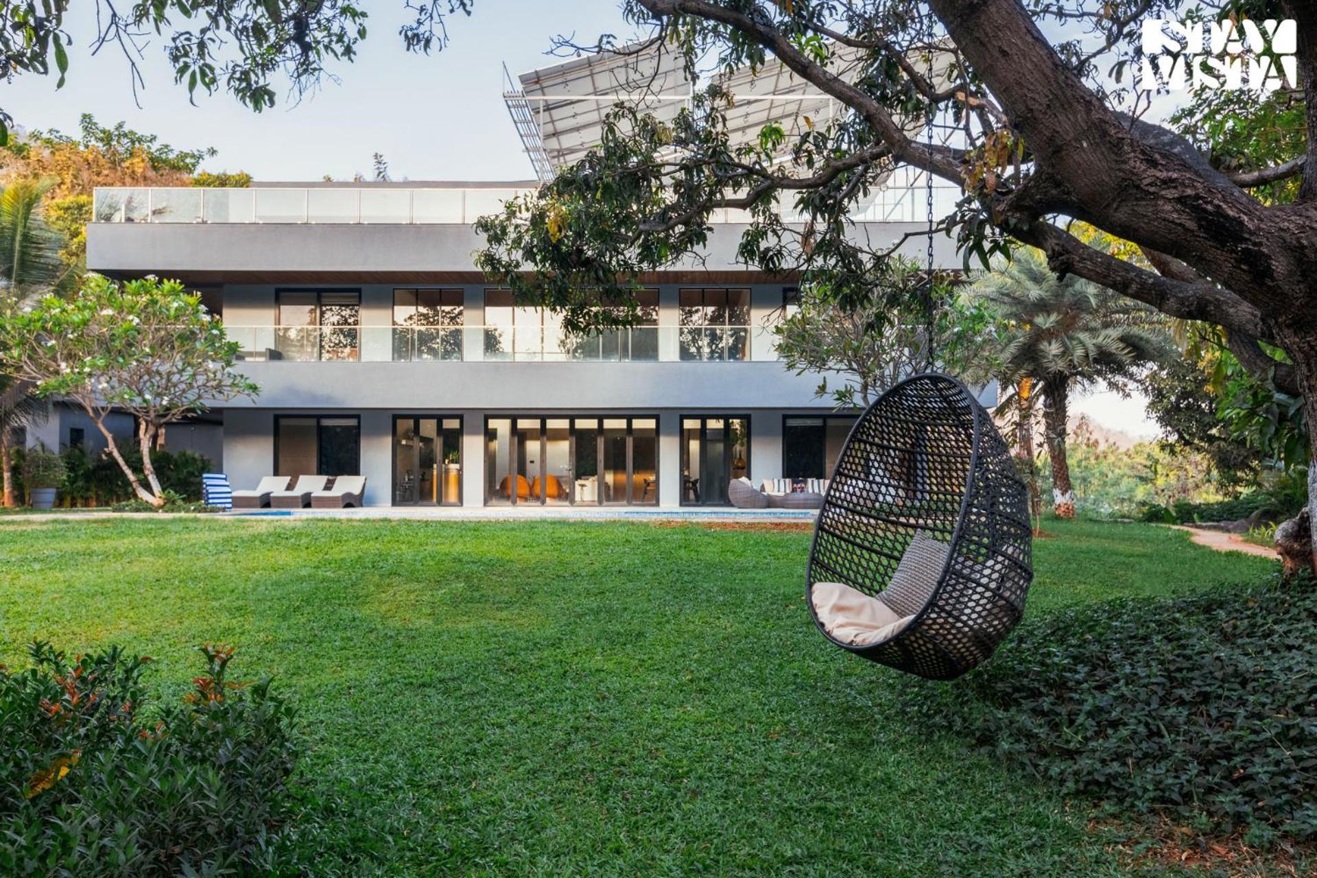 Reflection House By Stayvista With Pool, Terrace Bar, Indoor Games & Exquisite Interiors In A Nutshell Алибаг Экстерьер фото